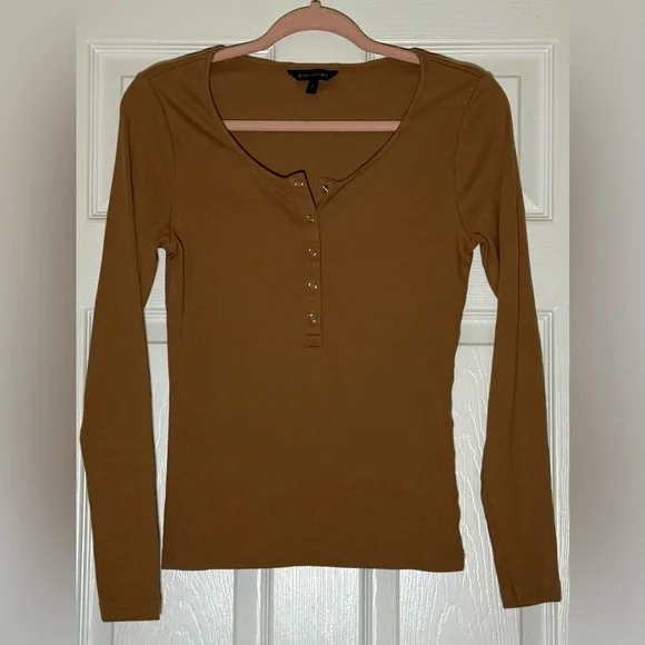 Banana Republic Long Sleeve Henley Top in Camel Brown - Picture 1 of 6